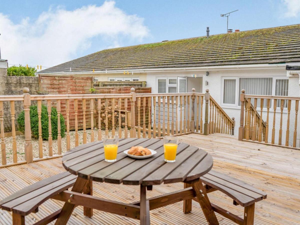 3-Bed 5-6 Berth Modernised Bungalow! Tenby Esterno foto